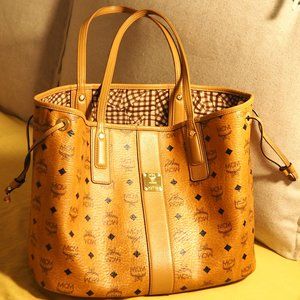 MCM Reversible Liz Shopper in Visetos